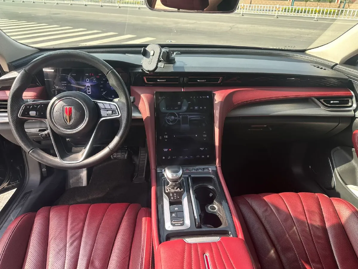 2024 HongQi H5 2.0T 224HP L4 8AT,autocango,china used car exporter,china ev exporter,chinese used car exporter,chinese used ev exporter