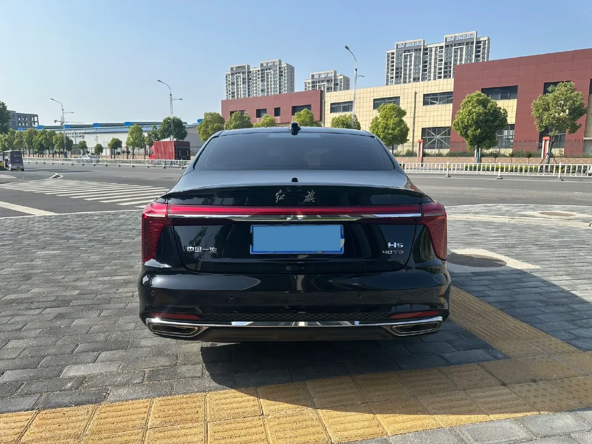 2024 HongQi H5 2.0T 224HP L4 8AT,autocango,china used car exporter,china ev exporter,chinese used car exporter,chinese used ev exporter