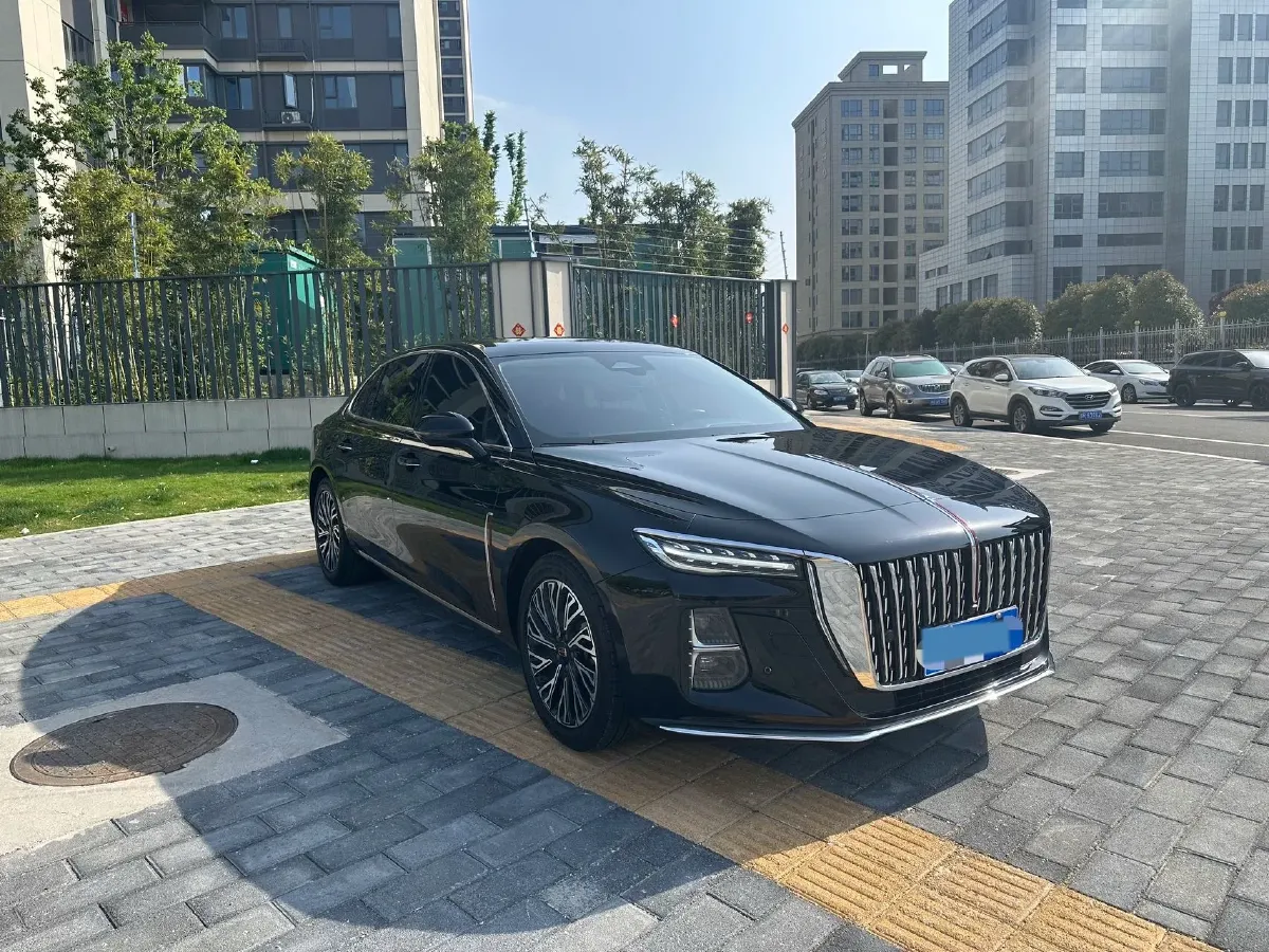 2024 HongQi H5 2.0T 224HP L4 8AT,autocango,china used car exporter,china ev exporter,chinese used car exporter,chinese used ev exporter