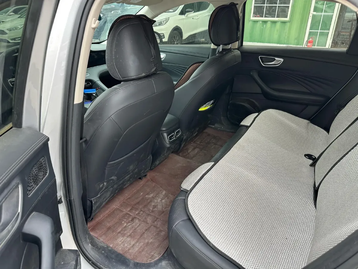 2025 Roewe D7 1.5L 112HP L4 1DHT PHEV 19.7KWH,autocango,china used car exporter,china ev exporter,chinese used car exporter,chinese used ev exporter