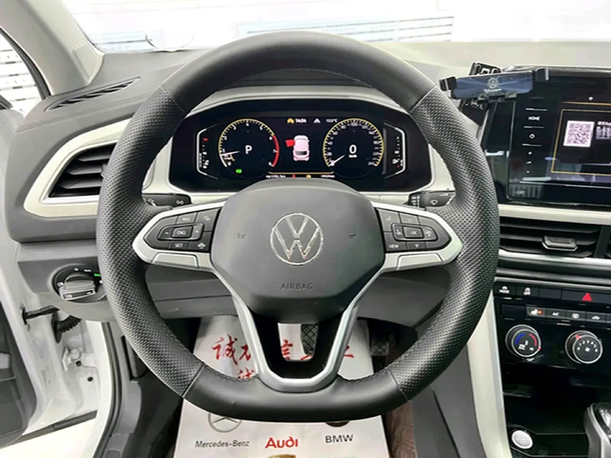 2023 Volkswagen T-Roc 1.4T 150HP L4 7DCT,autocango,china used car exporter,china ev exporter,chinese used car exporter,chinese used ev exporter