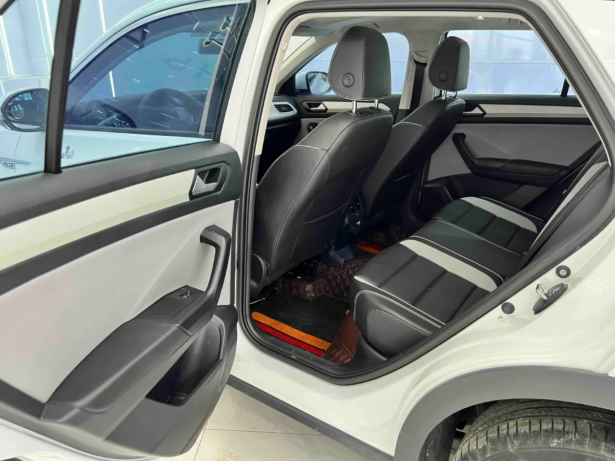 2023 Volkswagen T-Roc 1.4T 150HP L4 7DCT,autocango,china used car exporter,china ev exporter,chinese used car exporter,chinese used ev exporter