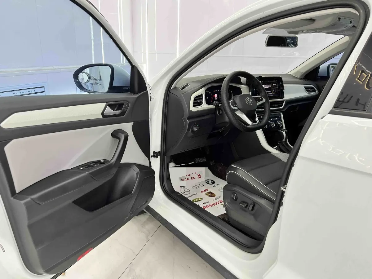 2023 Volkswagen T-Roc 1.4T 150HP L4 7DCT,autocango,china used car exporter,china ev exporter,chinese used car exporter,chinese used ev exporter
