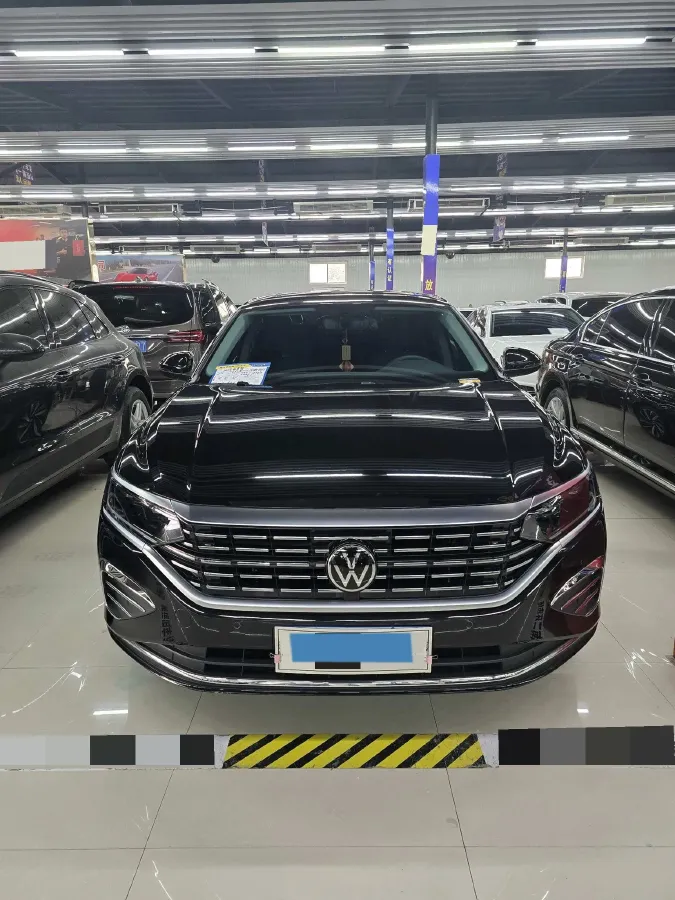 2025 Volkswagen Passat 2.0T 186HP L4 7DCT,autocango,china used car exporter,china ev exporter,chinese used car exporter,chinese used ev exporter