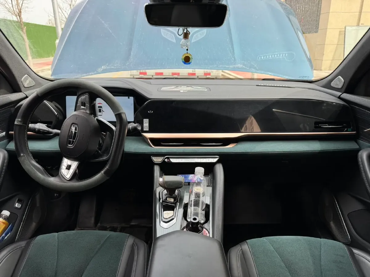 2021 Geely Monjaro 2.0T 218HP L4 7DCT,autocango,china used car exporter,china ev exporter,chinese used car exporter,chinese used ev exporter