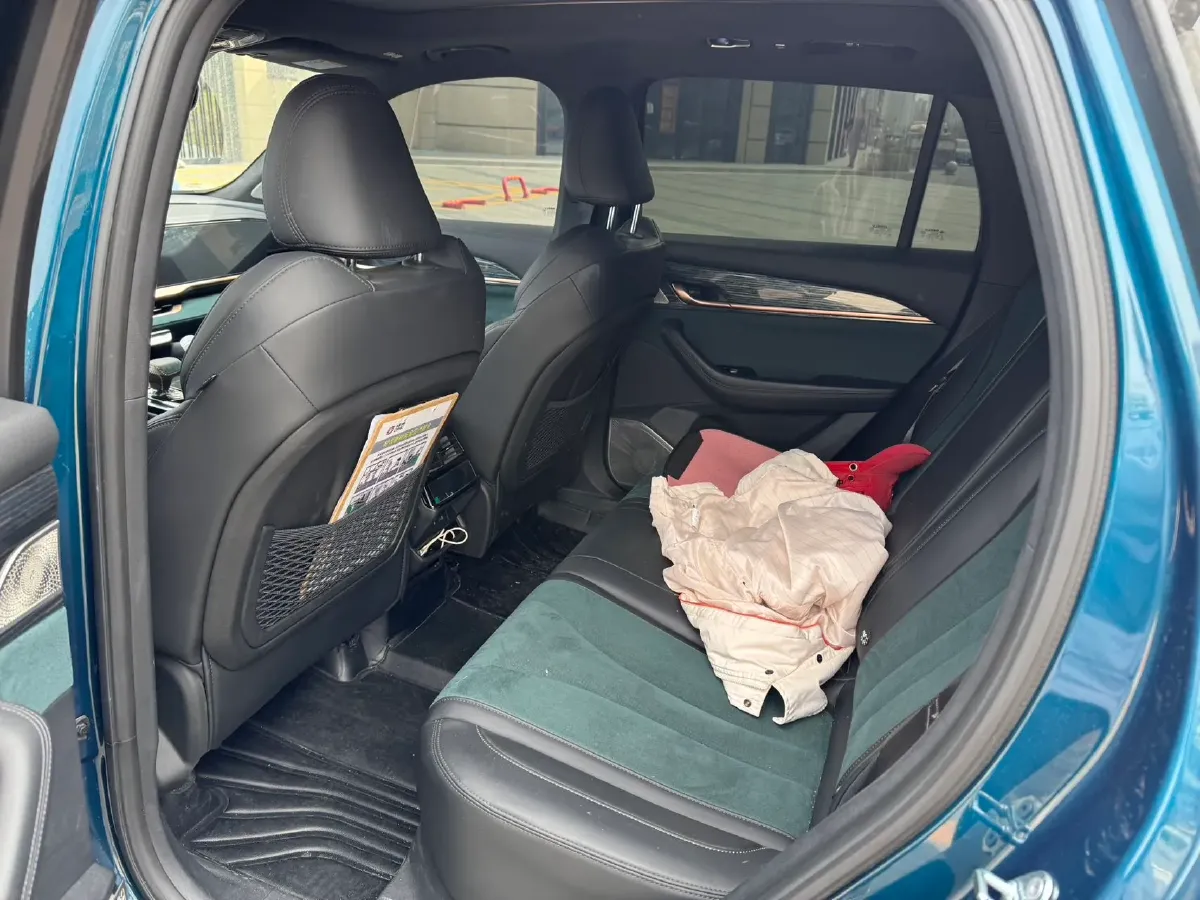 2021 Geely Monjaro 2.0T 218HP L4 7DCT,autocango,china used car exporter,china ev exporter,chinese used car exporter,chinese used ev exporter