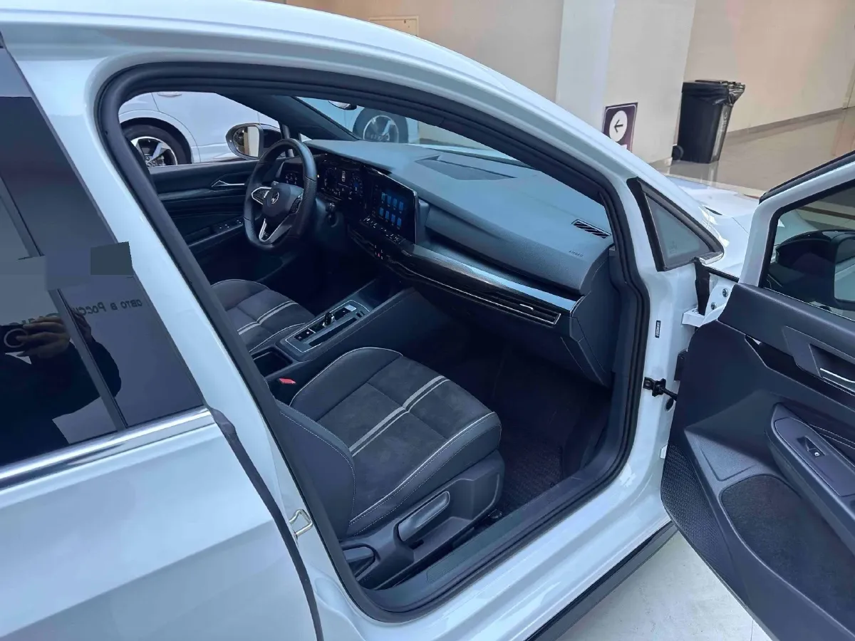 2023 Volkswagen Golf 1.4T 150HP L4 7DCT,autocango,china used car exporter,china ev exporter,chinese used car exporter,chinese used ev exporter