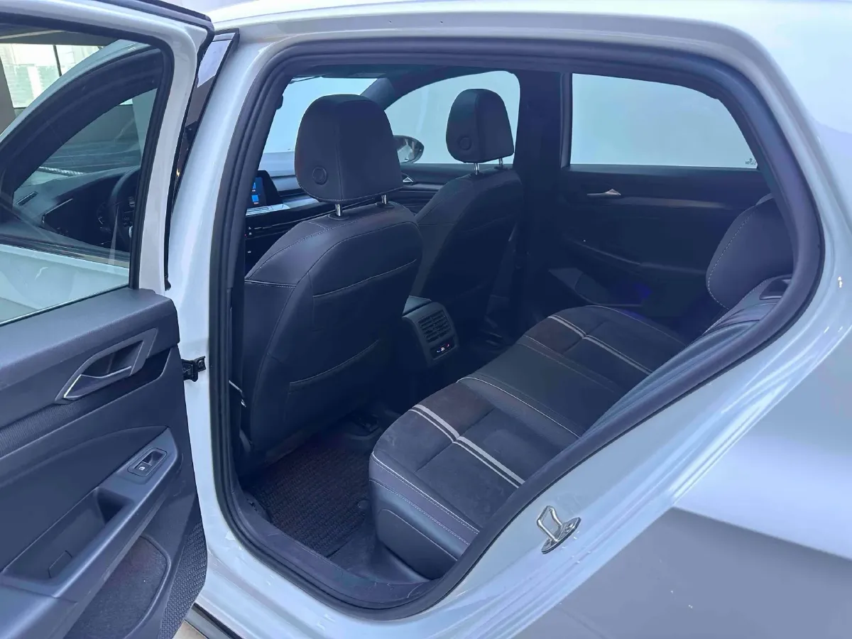 2023 Volkswagen Golf 1.4T 150HP L4 7DCT,autocango,china used car exporter,china ev exporter,chinese used car exporter,chinese used ev exporter