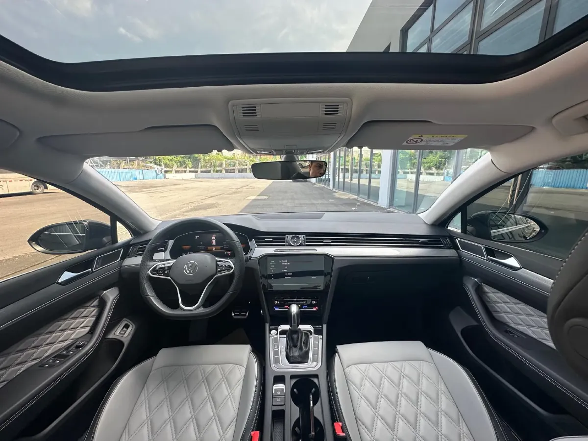 2025 Volkswagen Magotan 1.4T 150HP L4 7DCT,autocango,china used car exporter,china ev exporter,chinese used car exporter,chinese used ev exporter