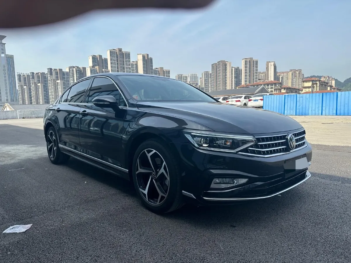2025 Volkswagen Magotan 1.4T 150HP L4 7DCT,autocango,china used car exporter,china ev exporter,chinese used car exporter,chinese used ev exporter