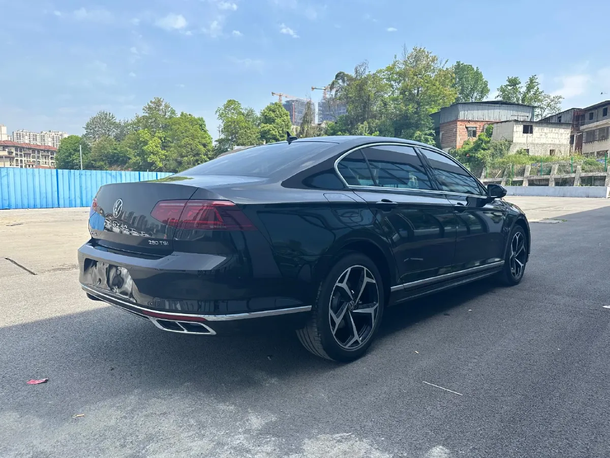 2025 Volkswagen Magotan 1.4T 150HP L4 7DCT,autocango,china used car exporter,china ev exporter,chinese used car exporter,chinese used ev exporter