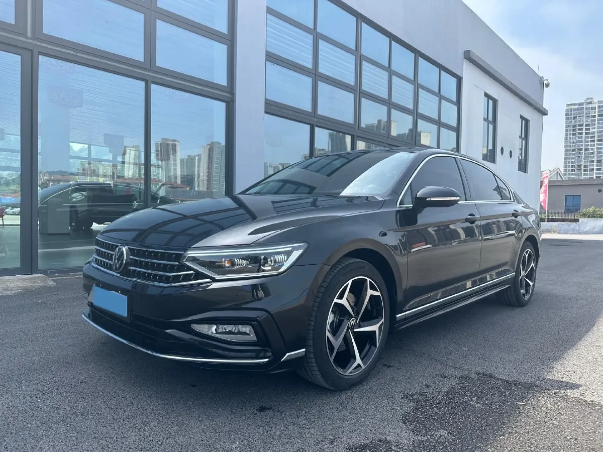 2025 Volkswagen Magotan 1.4T 150HP L4 7DCT,autocango,china used car exporter,china ev exporter,chinese used car exporter,chinese used ev exporter