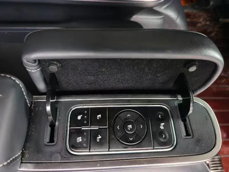 2021 GAC Trumpchi M8 2.0T 252HP L4 8AT,autocango,china used car exporter,china ev exporter,chinese used car exporter,chinese used ev exporter