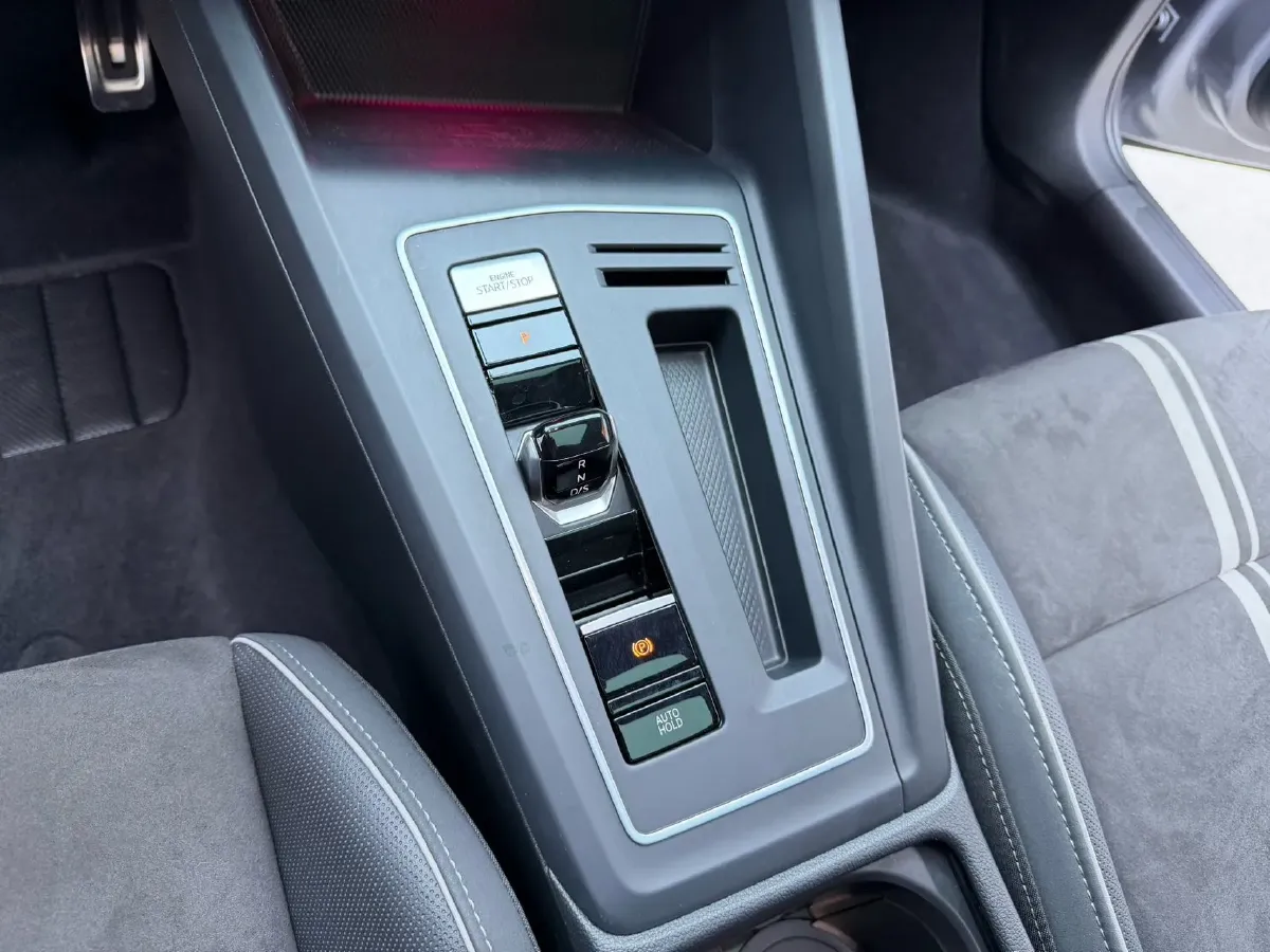 2023 Volkswagen Golf 1.4T 150HP L4 7DCT,autocango,china used car exporter,china ev exporter,chinese used car exporter,chinese used ev exporter