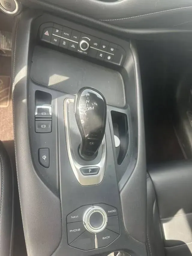 2020 Haval F7 1.5T 169HP L4 7DCT,autocango,china used car exporter,china ev exporter,chinese used car exporter,chinese used ev exporter