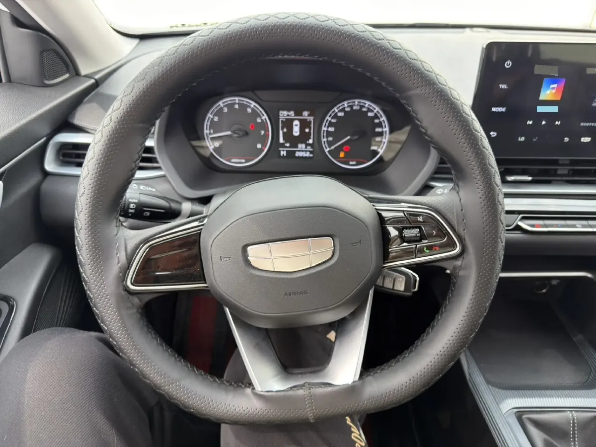 2025 Geely Emgrand 1.5L 127HP L4 5MT,autocango,china used car exporter,china ev exporter,chinese used car exporter,chinese used ev exporter