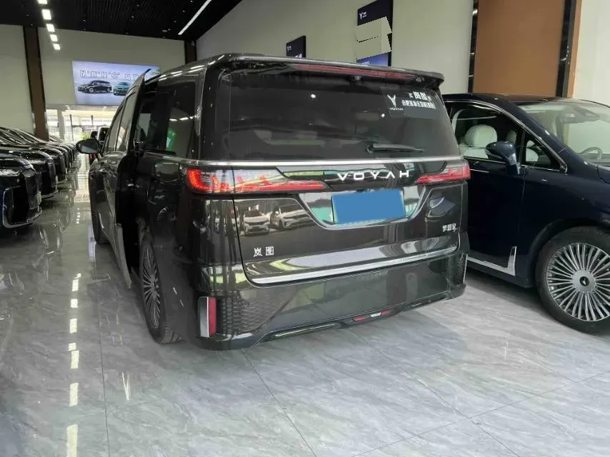 2025 Voyah Dream 1.5T 150HP L4 PHEV 41.7KWH,autocango,china used car exporter,china ev exporter,chinese used car exporter,chinese used ev exporter