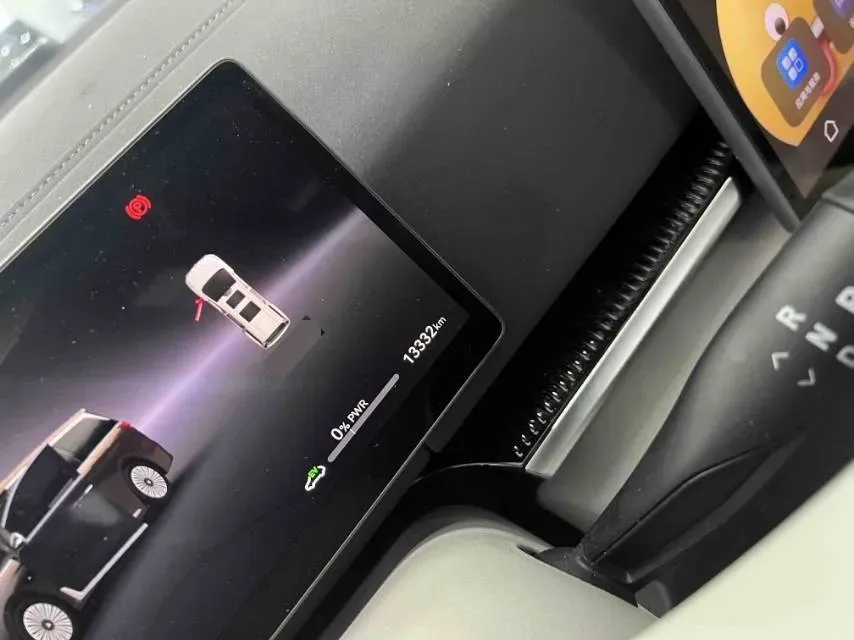 2025 Voyah Dream 1.5T 150HP L4 PHEV 41.7KWH,autocango,china used car exporter,china ev exporter,chinese used car exporter,chinese used ev exporter