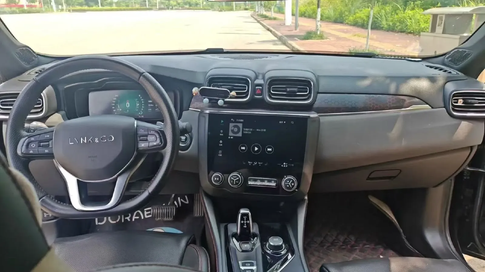 2019 Qoros 5 1.6T 197HP L4 7DCT,autocango,china used car exporter,china ev exporter,chinese used car exporter,chinese used ev exporter