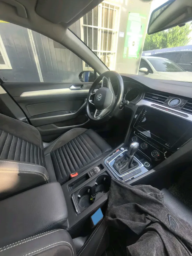 2020 Volkswagen Magotan 1.4T 150HP L4 7DCT,autocango,china used car exporter,china ev exporter,chinese used car exporter,chinese used ev exporter