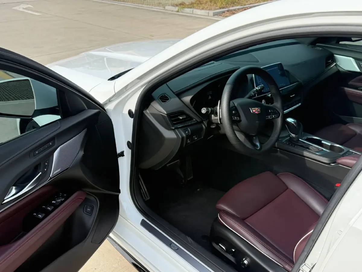 2022 Cadillac CT4 2.0T 237HP L4 8AT,autocango,china used car exporter,china ev exporter,chinese used car exporter,chinese used ev exporter