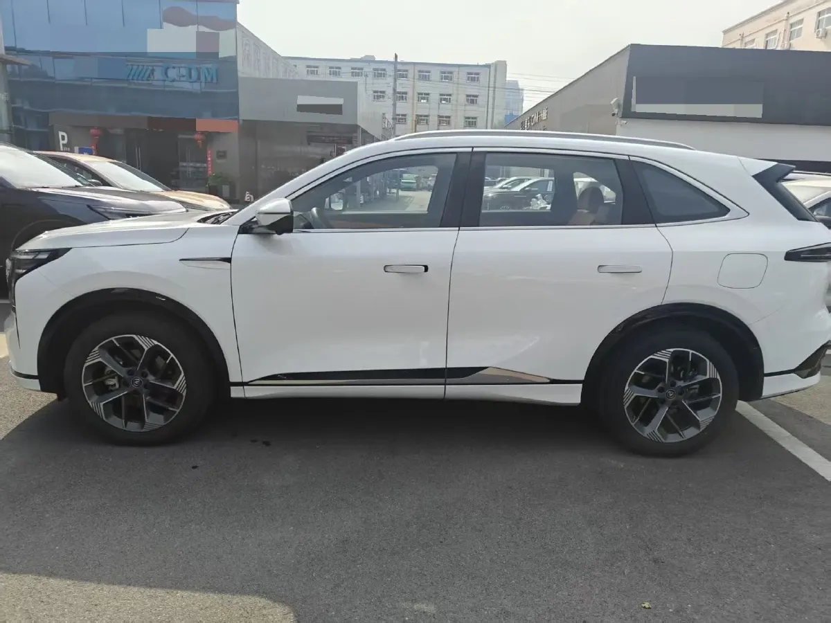 2025 ChangAn CS75 Plus 1.5T 192HP L4 8AT,autocango,china used car exporter,china ev exporter,chinese used car exporter,chinese used ev exporter