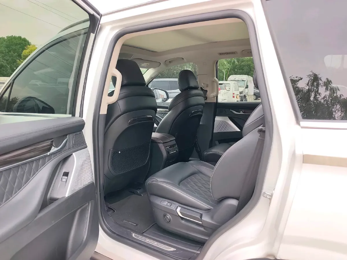 2017 MAXUS D90 2.0T 224HP L4 6AT,autocango,china used car exporter,china ev exporter,chinese used car exporter,chinese used ev exporter