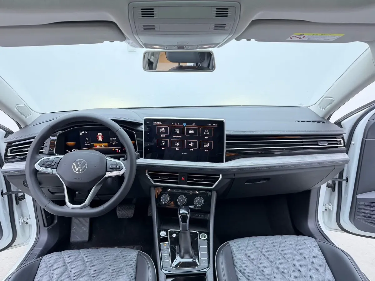 2023 Volkswagen Sagitar 1.4T 150HP L4 7DCT,autocango,china used car exporter,china ev exporter,chinese used car exporter,chinese used ev exporter