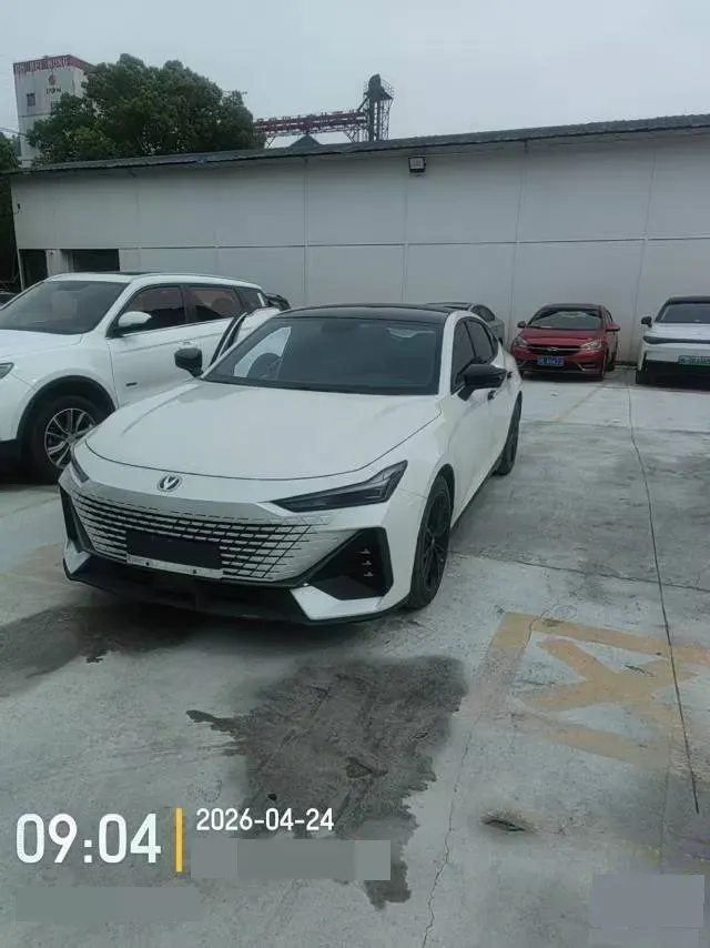 2022 ChangAn UNI-V 1.5T 188HP L4 7DCT,autocango,china used car exporter,china ev exporter,chinese used car exporter,chinese used ev exporter