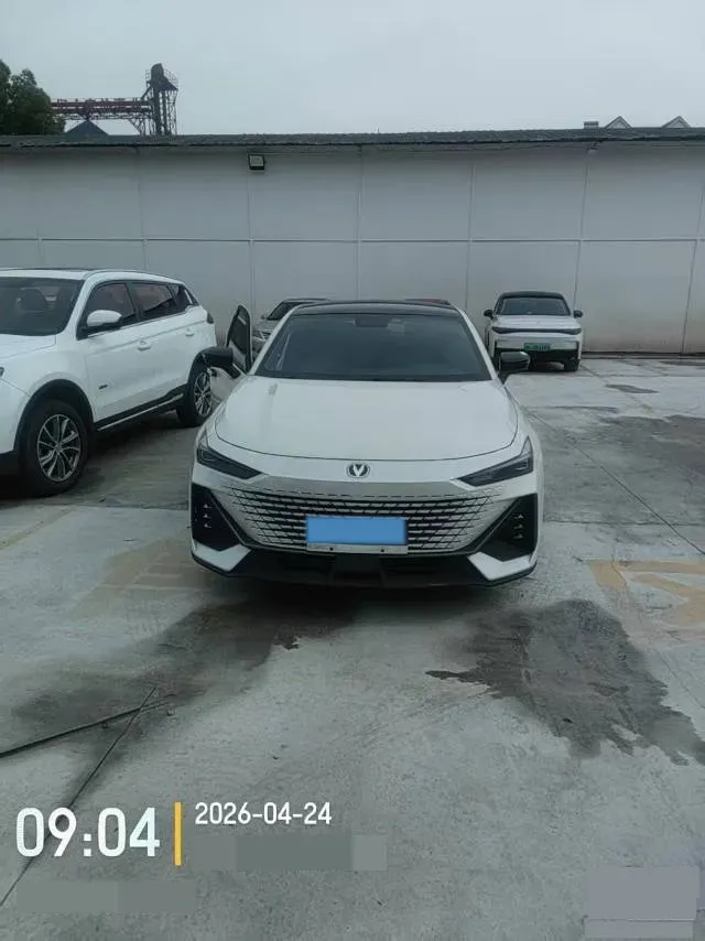 2022 ChangAn UNI-V 1.5T 188HP L4 7DCT,autocango,china used car exporter,china ev exporter,chinese used car exporter,chinese used ev exporter
