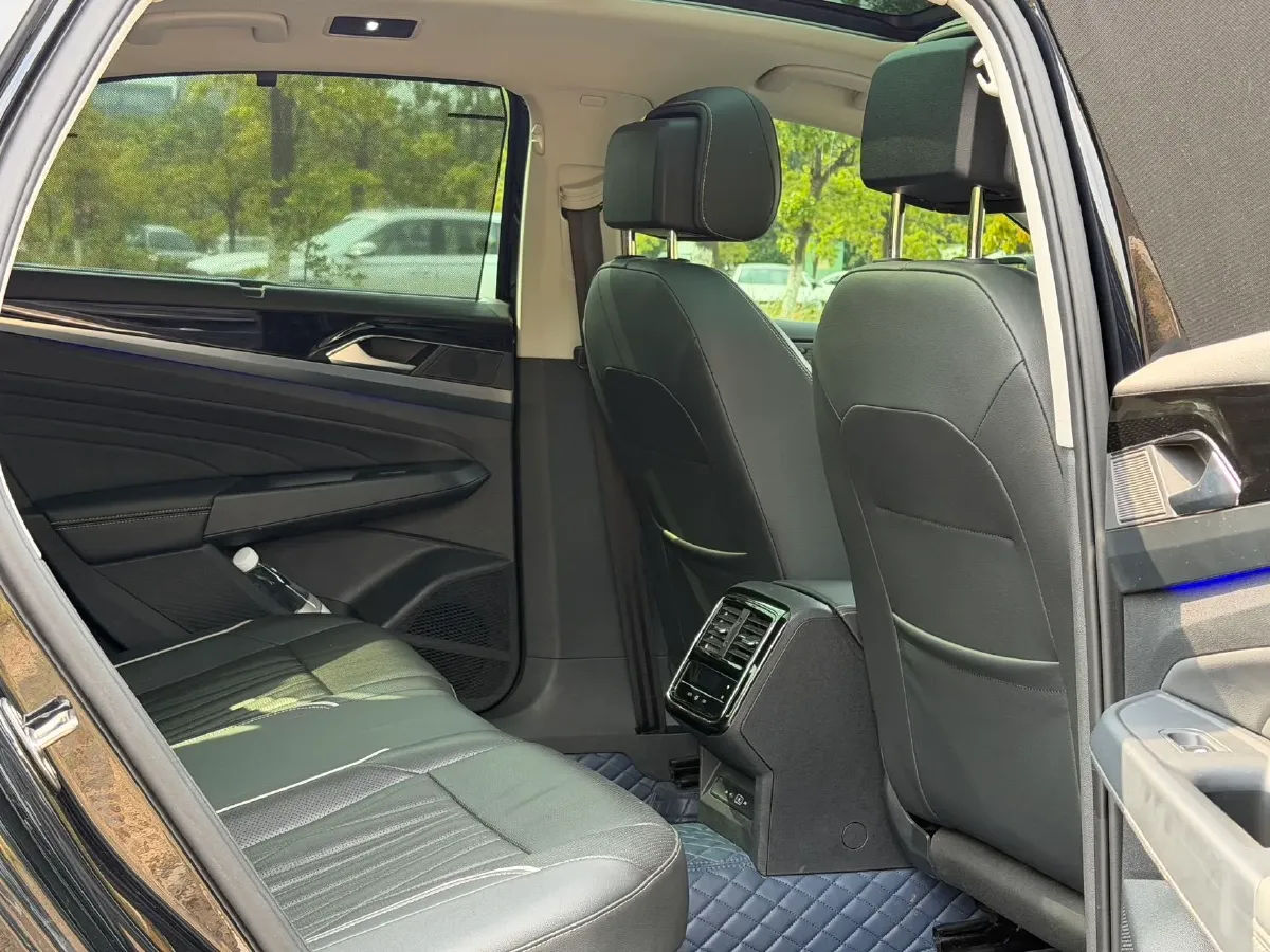 2022 Xpeng P7 BEV 60.2KWH,autocango,china used car exporter,china ev exporter,chinese used car exporter,chinese used ev exporter