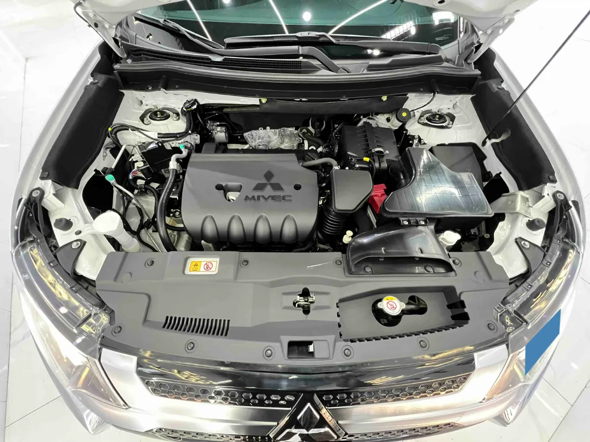 2021 Mitsubishi Outlander 2.0L 166HP L4 CVT,autocango,china used car exporter,china ev exporter,chinese used car exporter,chinese used ev exporter