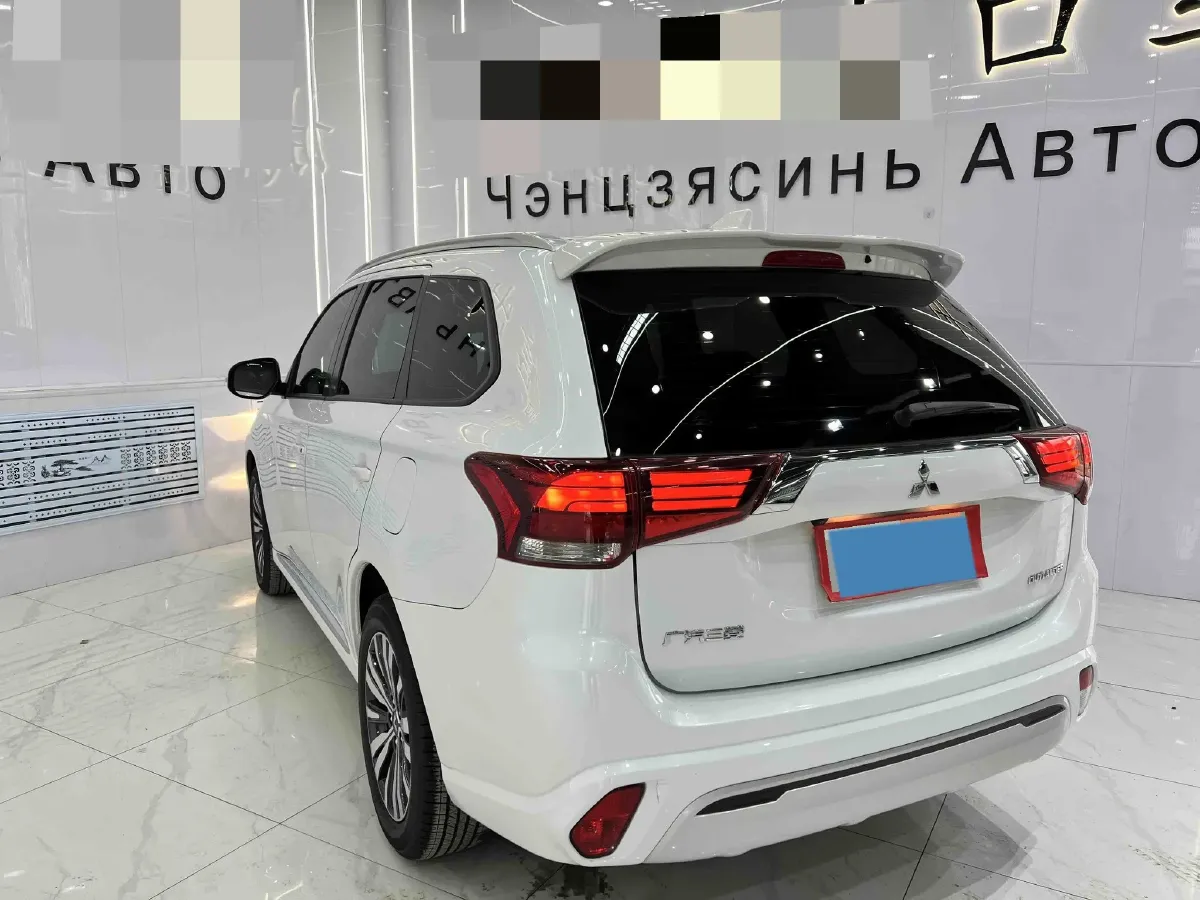 2021 Mitsubishi Outlander 2.0L 166HP L4 CVT,autocango,china used car exporter,china ev exporter,chinese used car exporter,chinese used ev exporter