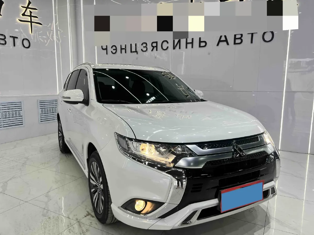 2021 Mitsubishi Outlander 2.0L 166HP L4 CVT,autocango,china used car exporter,china ev exporter,chinese used car exporter,chinese used ev exporter
