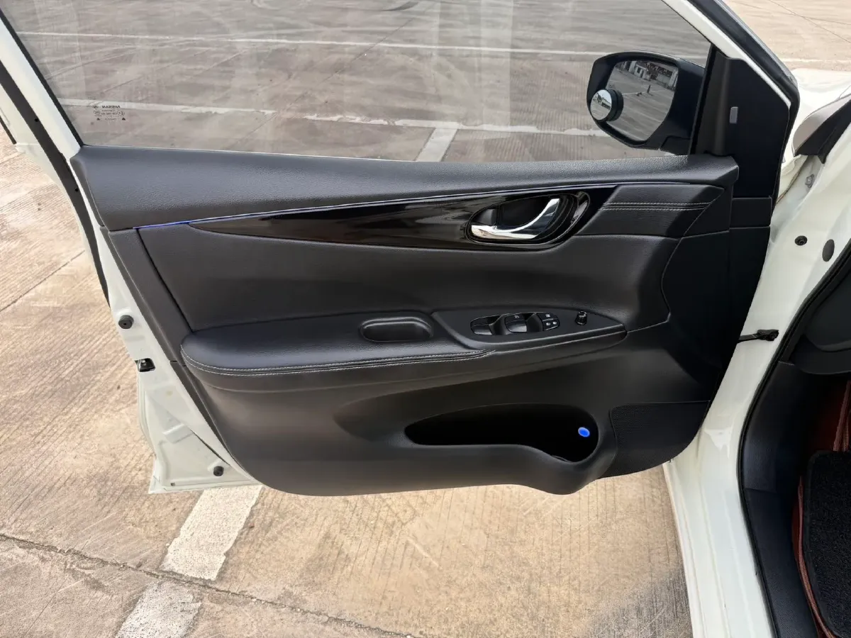 2021 Nissan Tiida 1.6L 122HP L4 CVT,autocango,china used car exporter,china ev exporter,chinese used car exporter,chinese used ev exporter