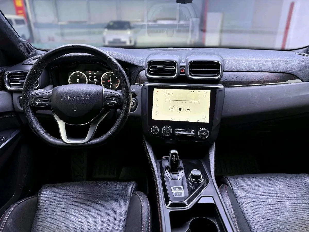 2019 Qoros 5 1.6T 197HP L4 7DCT,autocango,china used car exporter,china ev exporter,chinese used car exporter,chinese used ev exporter