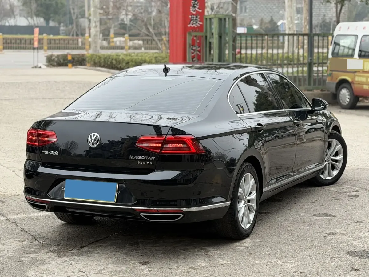 2018 Volkswagen Magotan 1.8T 180HP L4 7DCT,autocango,china used car exporter,china ev exporter,chinese used car exporter,chinese used ev exporter