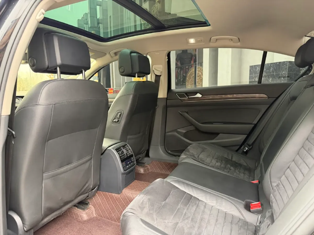 2018 Volkswagen Magotan 1.8T 180HP L4 7DCT,autocango,china used car exporter,china ev exporter,chinese used car exporter,chinese used ev exporter