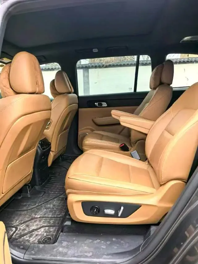 2021 Li ONE Range Extended 131HP REEV 40.5KWH,autocango,china used car exporter,china ev exporter,chinese used car exporter,chinese used ev exporter