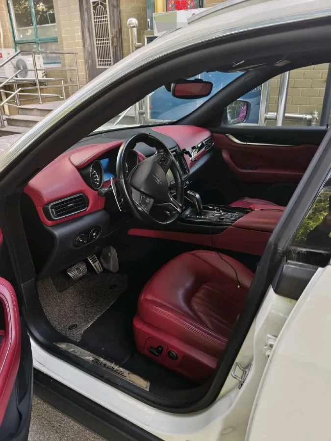 2019 Maserati Levante 3.0T 350HP V6 8AT,autocango,china used car exporter,china ev exporter,chinese used car exporter,chinese used ev exporter