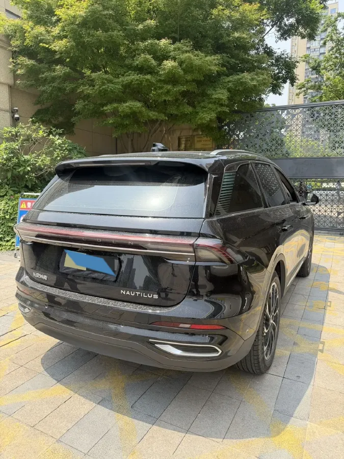 2023 Lincoln Nautilus 2.0T 261HP L4 8AT,autocango,china used car exporter,china ev exporter,chinese used car exporter,chinese used ev exporter