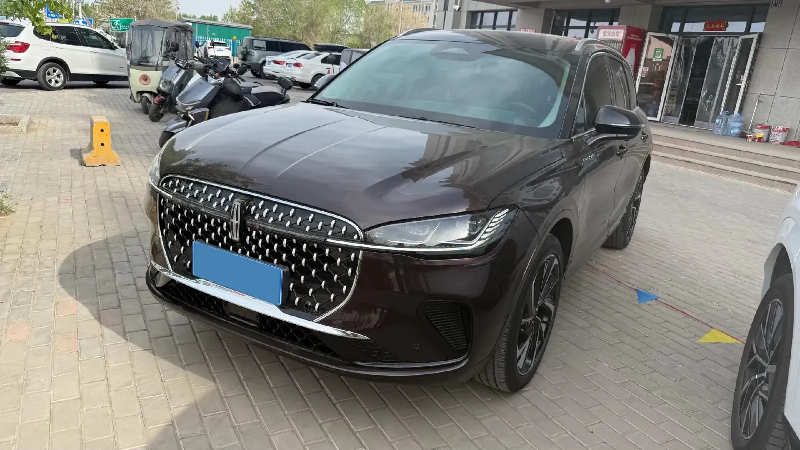 2023 Lincoln Corsair 2.0T 261HP L4 8AT,autocango,china used car exporter,china ev exporter,chinese used car exporter,chinese used ev exporter