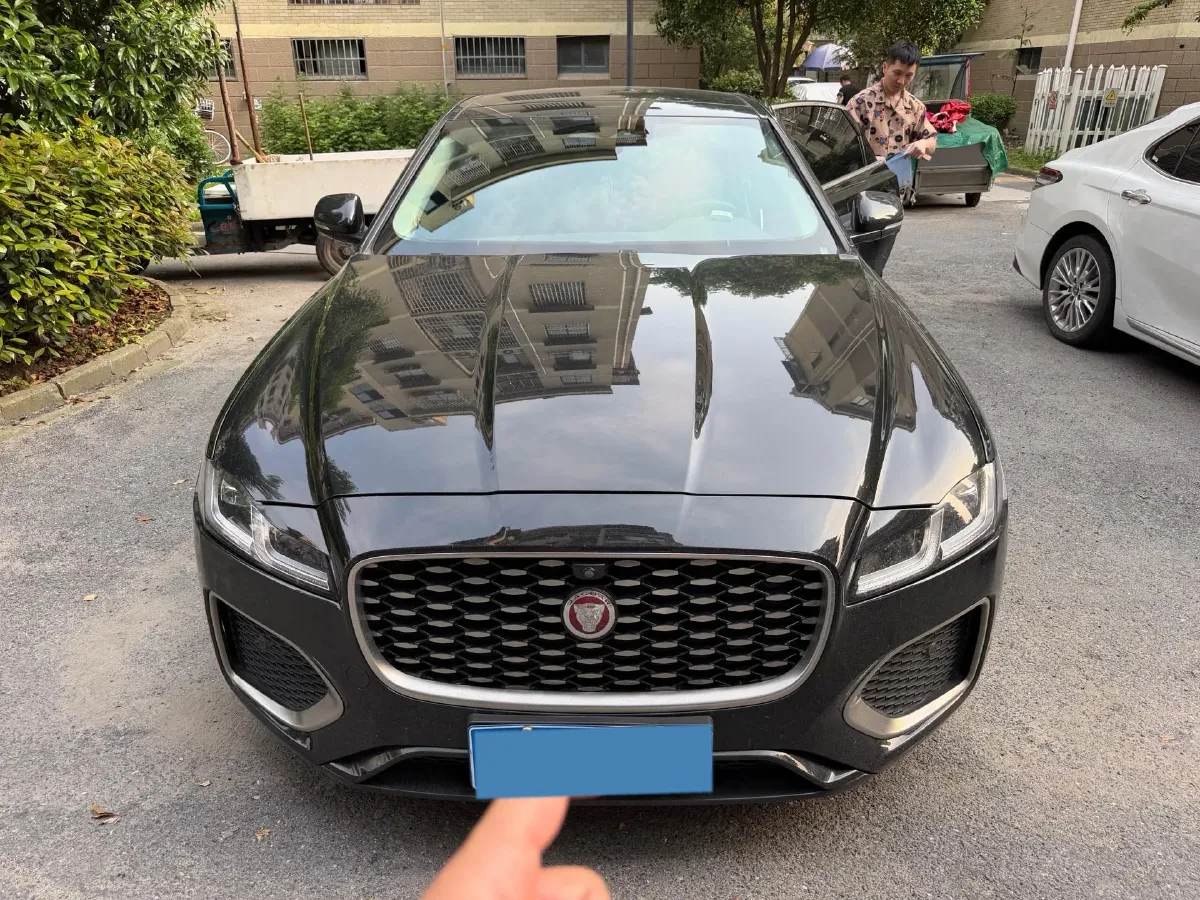 2022 Jaguar XFL 2.0T 200HP L4 8AT,autocango,china used car exporter,china ev exporter,chinese used car exporter,chinese used ev exporter