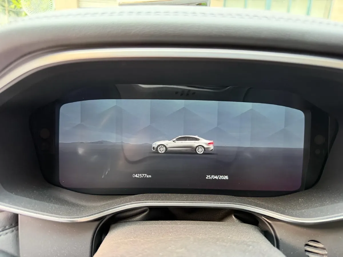 2022 Jaguar XFL 2.0T 200HP L4 8AT,autocango,china used car exporter,china ev exporter,chinese used car exporter,chinese used ev exporter