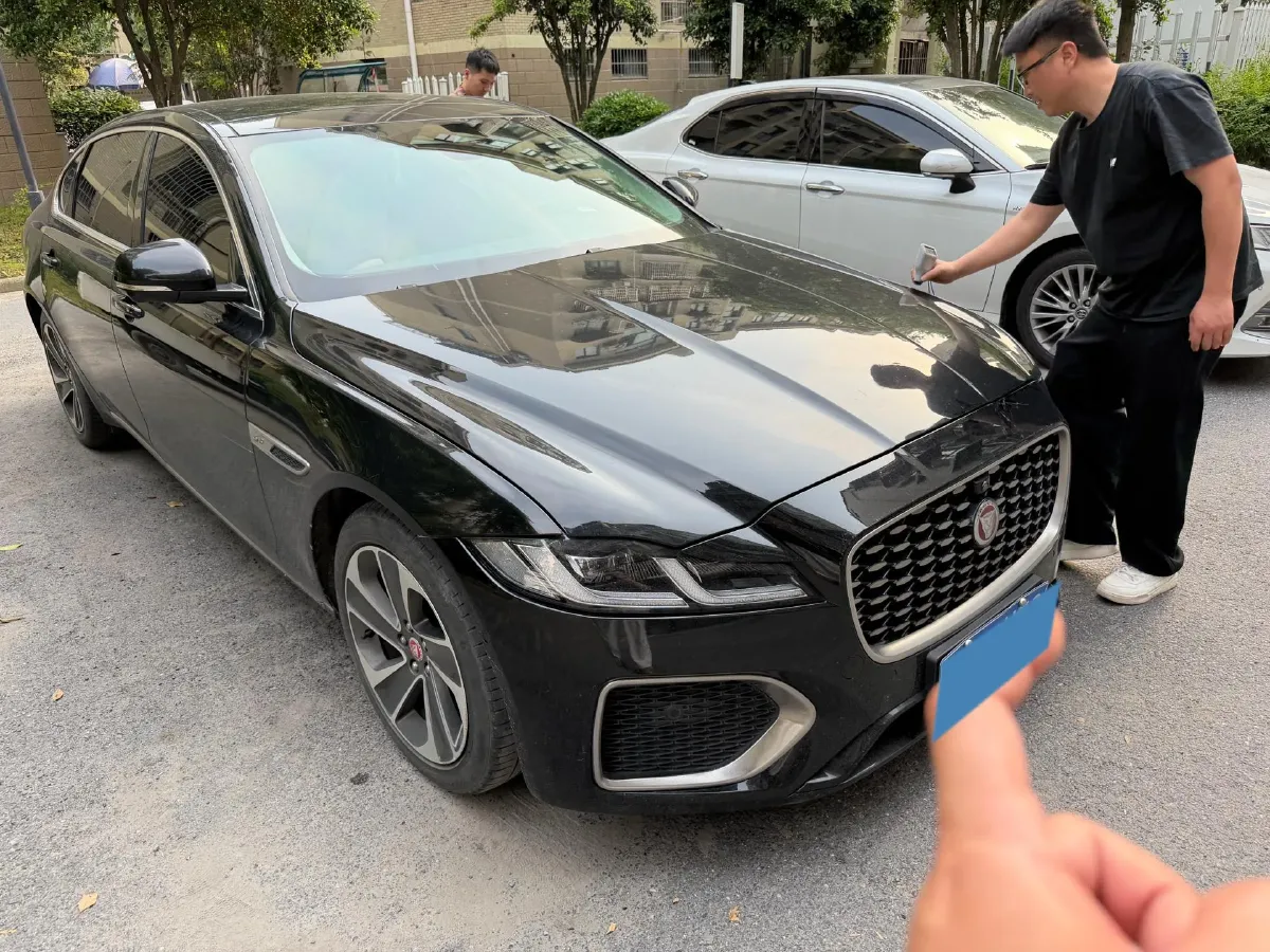2022 Jaguar XFL 2.0T 200HP L4 8AT,autocango,china used car exporter,china ev exporter,chinese used car exporter,chinese used ev exporter