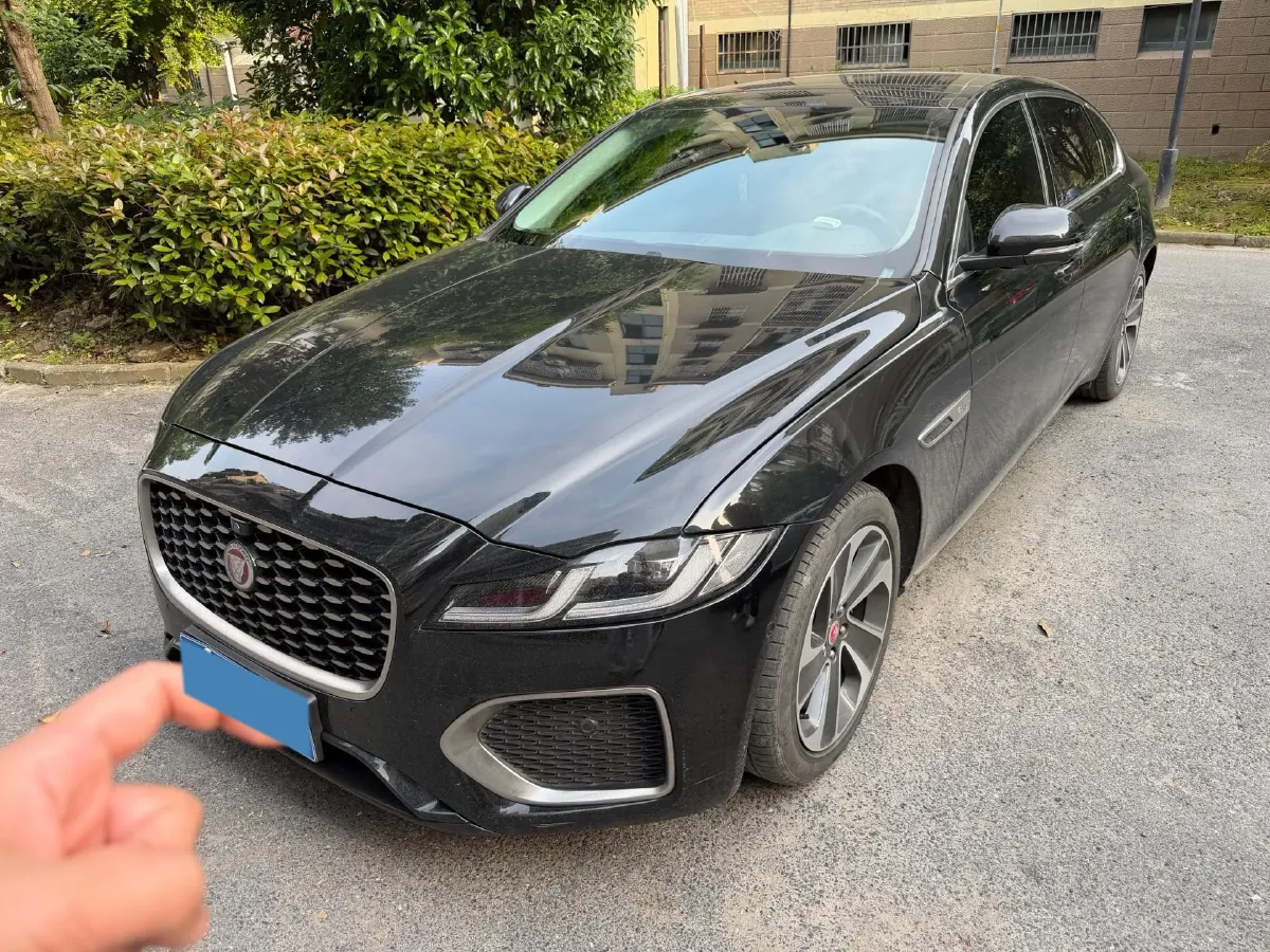 2022 Jaguar XFL 2.0T 200HP L4 8AT,autocango,china used car exporter,china ev exporter,chinese used car exporter,chinese used ev exporter