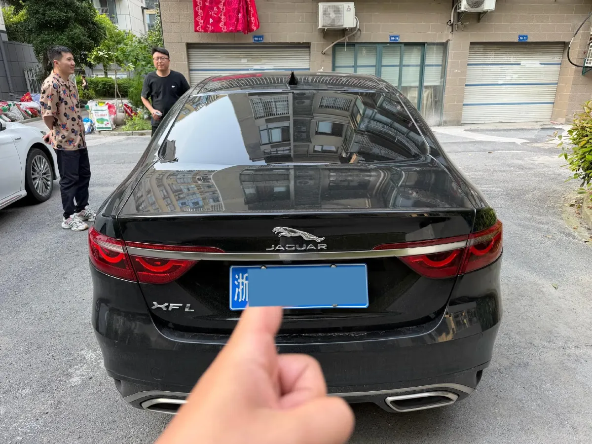 2022 Jaguar XFL 2.0T 200HP L4 8AT,autocango,china used car exporter,china ev exporter,chinese used car exporter,chinese used ev exporter