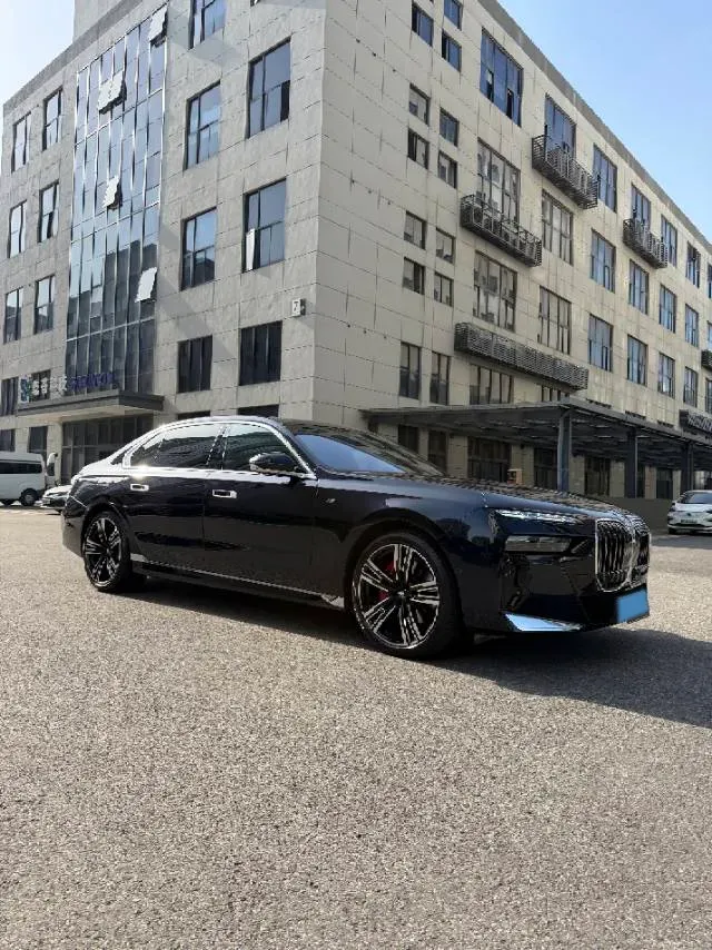 2023 BMW 7 Series 3.0T 381HP L6 8AT,autocango,china used car exporter,china ev exporter,chinese used car exporter,chinese used ev exporter