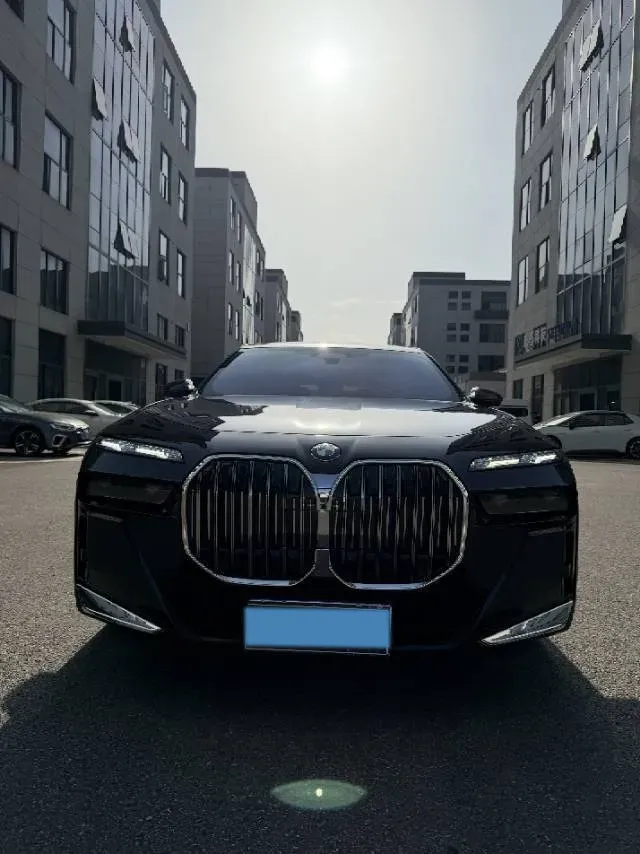 2023 BMW 7 Series 3.0T 381HP L6 8AT,autocango,china used car exporter,china ev exporter,chinese used car exporter,chinese used ev exporter