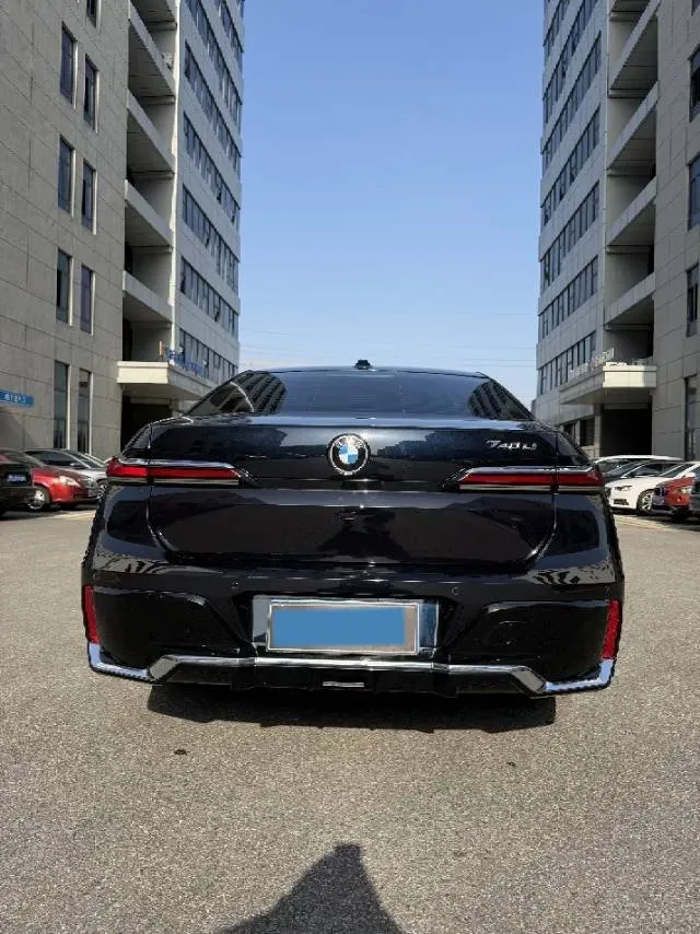 2023 BMW 7 Series 3.0T 381HP L6 8AT,autocango,china used car exporter,china ev exporter,chinese used car exporter,chinese used ev exporter